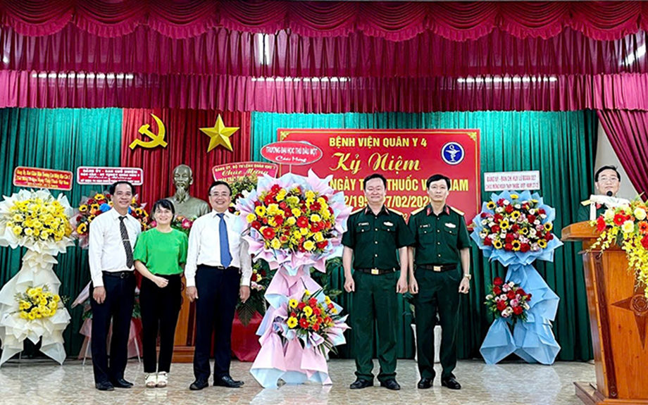 Trường Đại học Thủ Dầu Một phối hợp với Bệnh viện Quân y 4 tổ chức Lễ kỷ niệm 70 năm Ngày thầy thuốc Việt Nam 27/2  